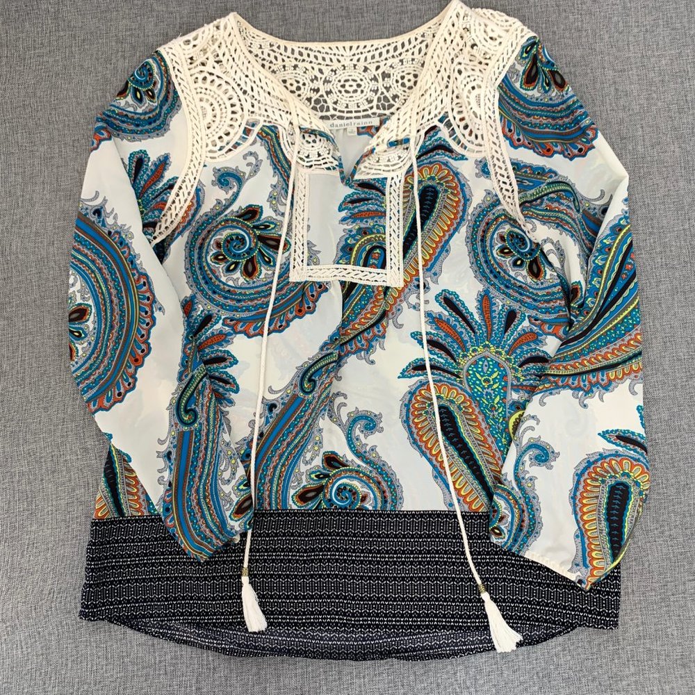 Daniel rainn Crochet‎ Blouse Paisley print Medium Tassel Tie Long Sleeve Cotton